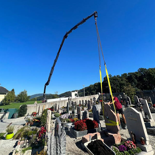 grabstein_Kran_versetzen